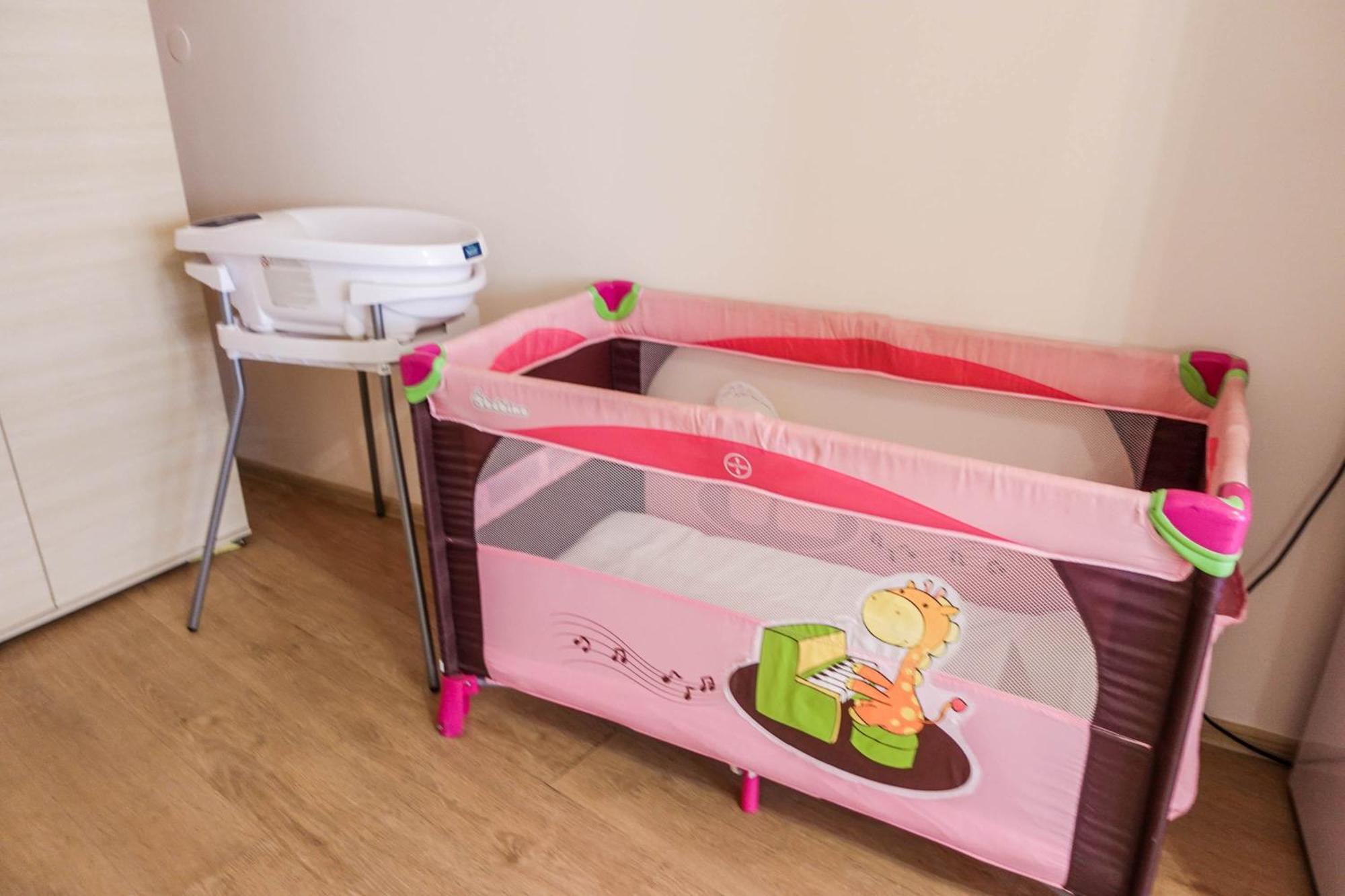 וארנה Hotel Acropolis מראה חיצוני תמונה