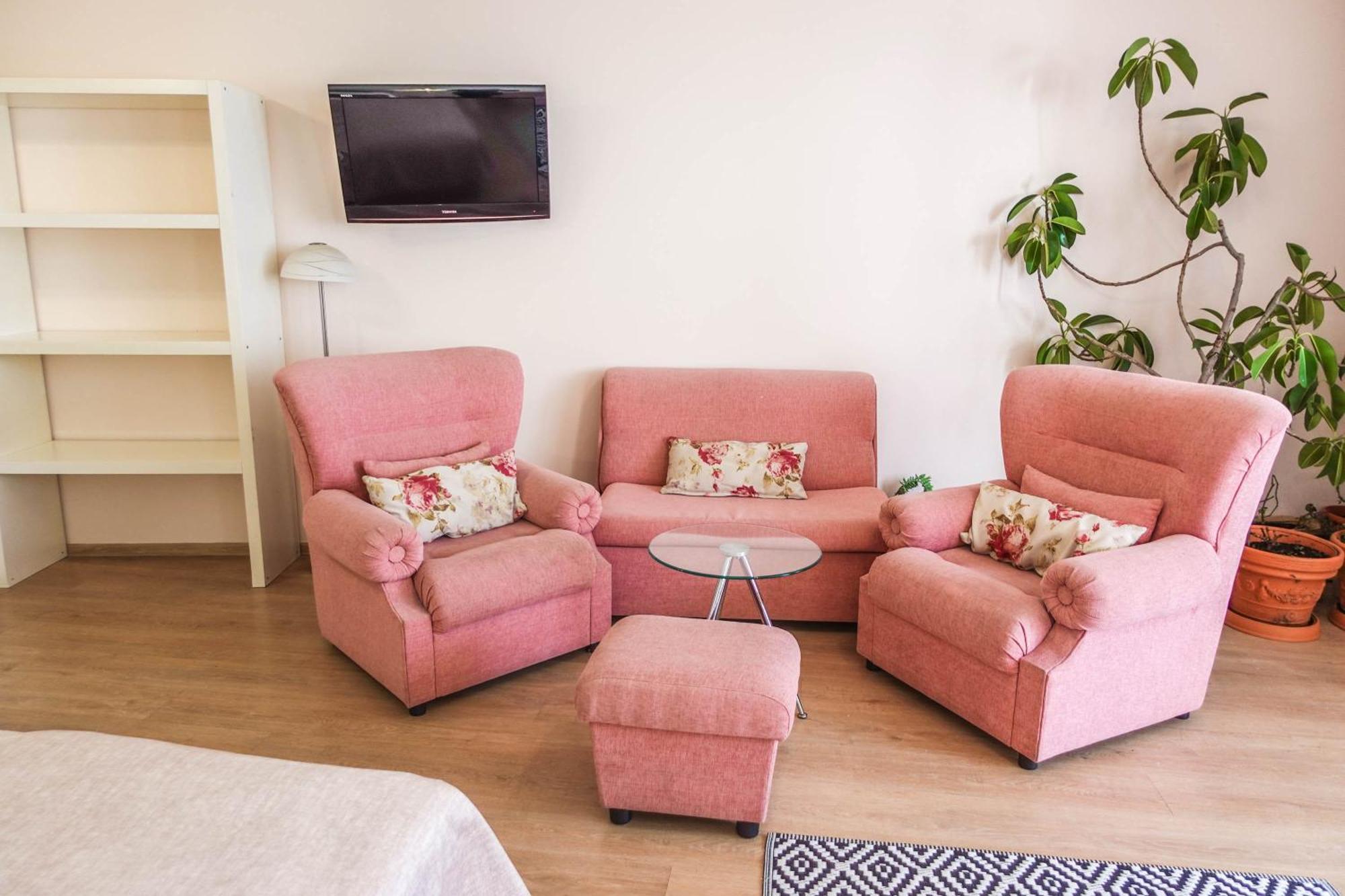 וארנה Hotel Acropolis מראה חיצוני תמונה
