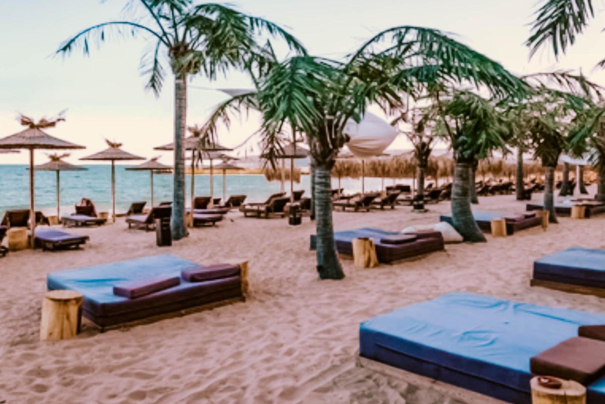 וארנה Hotel Acropolis מראה חיצוני תמונה