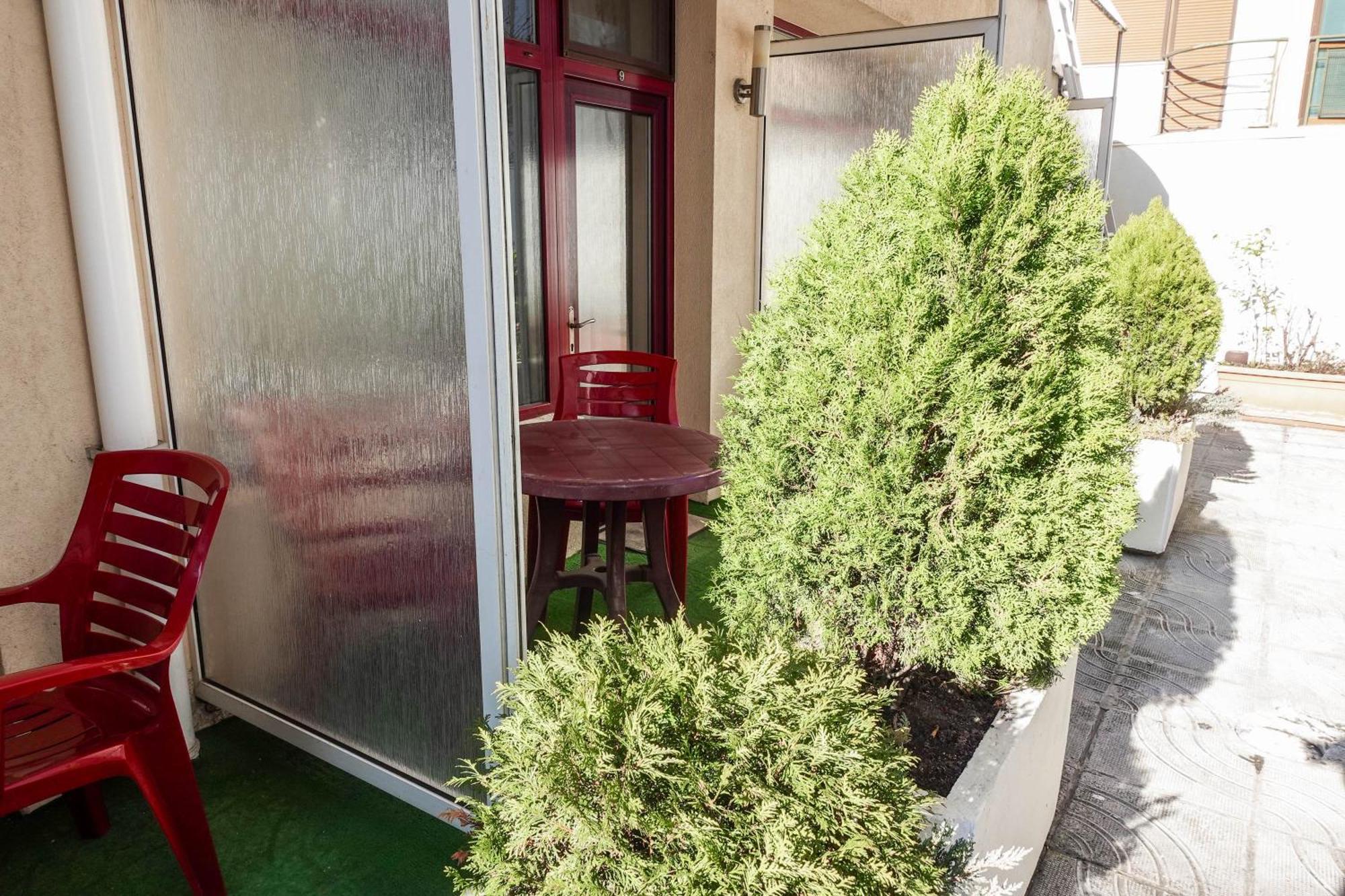 וארנה Hotel Acropolis מראה חיצוני תמונה
